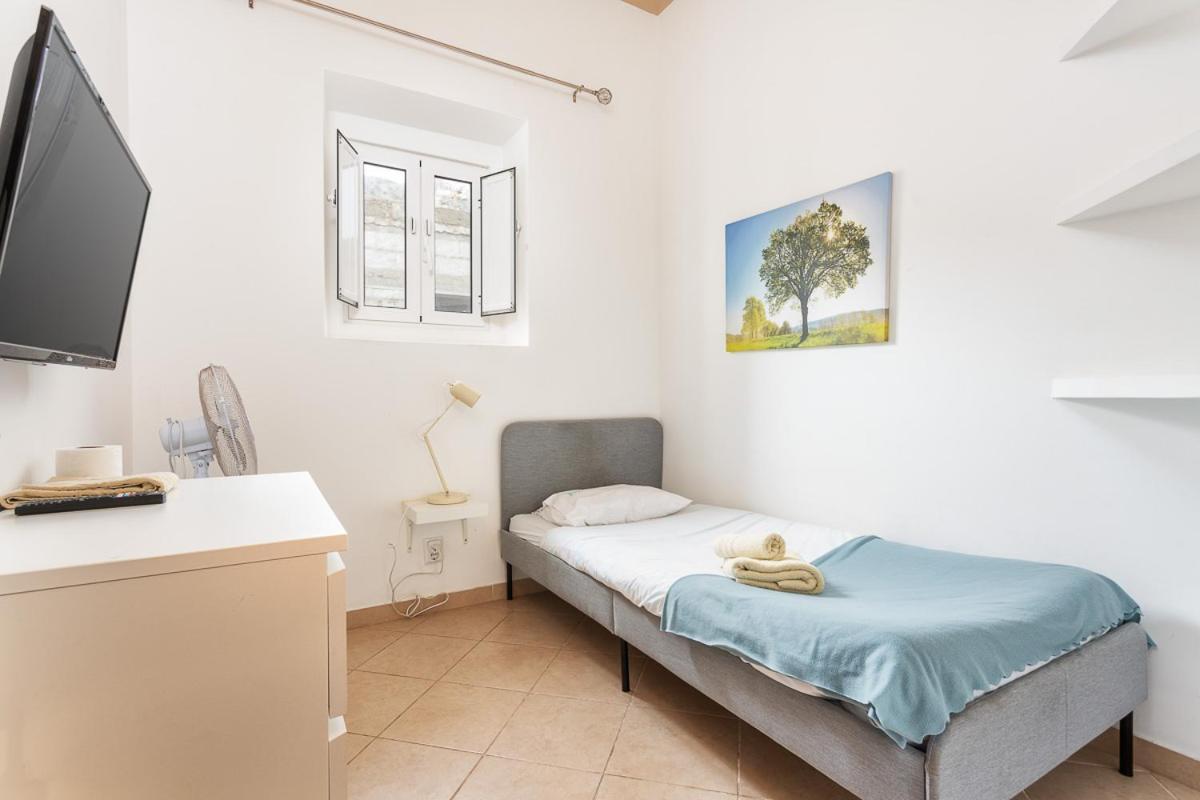 Blife Salinya Private At N125 Homestay Olhao